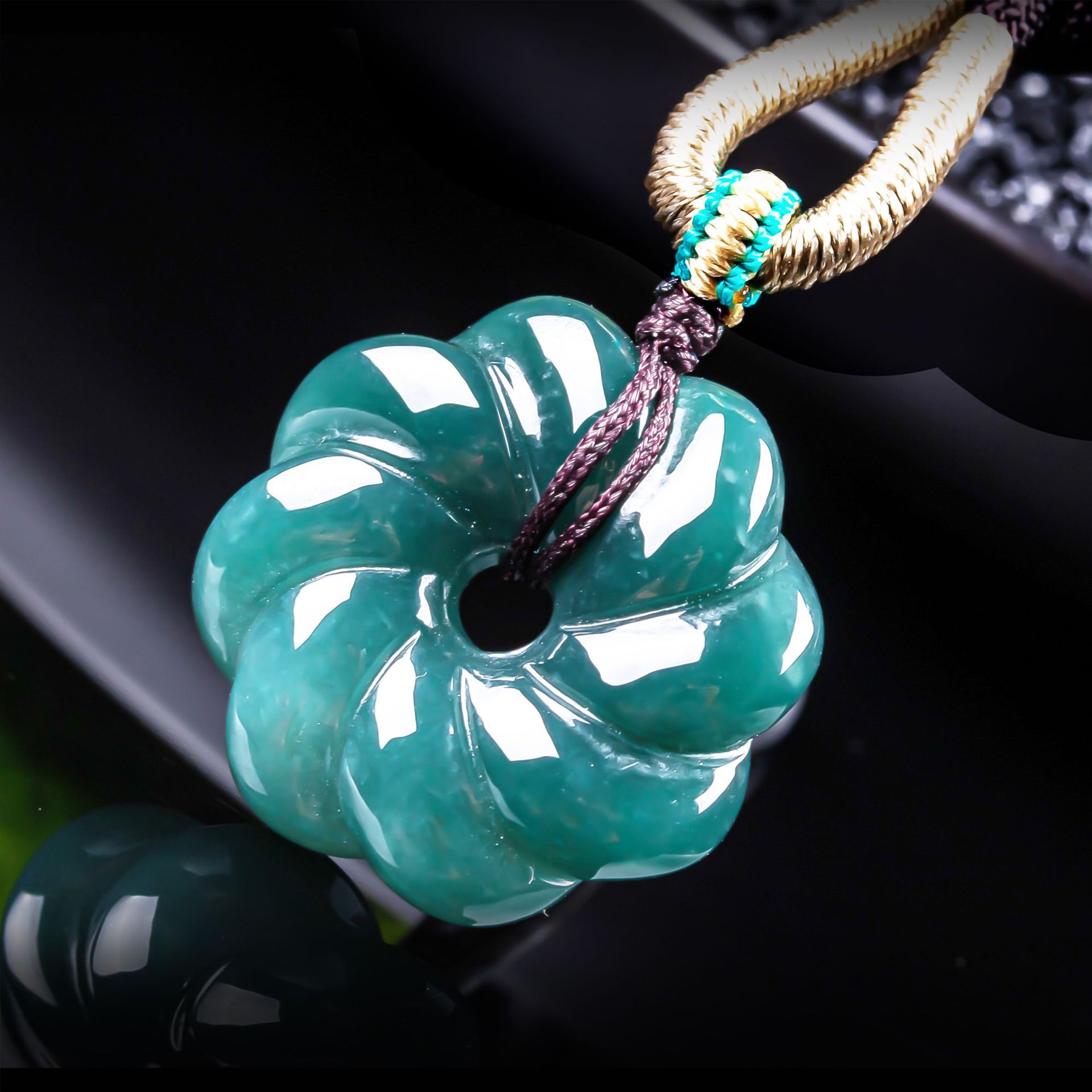 The Jewelry & Watches - Natural Burmese Jadeite Flower Pendant Necklace